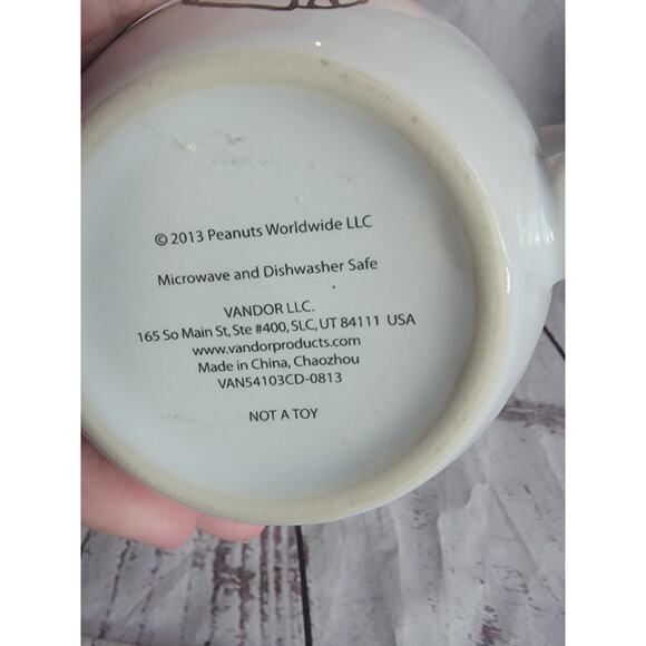 PEANUTS Snoopy Woodstock Christmas Happy Holidays 2013 Vandor Mug - Picture 8 of 9